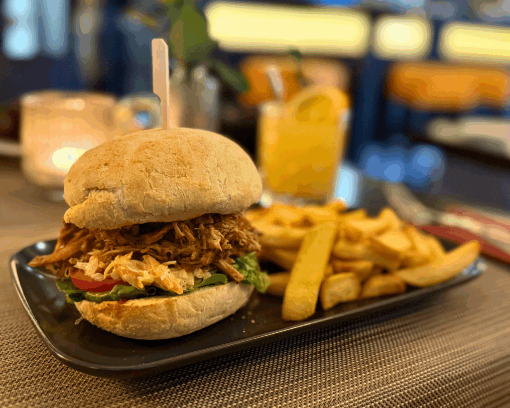 Pulled Chicken Burger